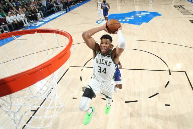 字母哥正面对话压制恩比德 MVP竞争仍是三足鼎立？