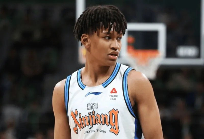 开云网址-新疆这两小将潜力无限！防守拉满可成大闸，冯傲还展现出色串联！|新疆男篮|比赛|青年队|球员|球队_新浪体育_新浪新闻