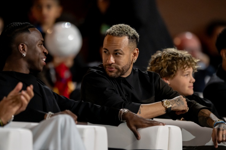 kaiyun.com-阿斯：美国财团拟3.5亿欧收购桑托斯 内马尔家族也想收购但没成功